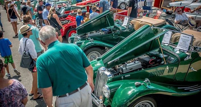 image of cars and spectators at Ponte Vedra Auto Show