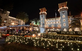 Old Town Trolley’s Famous Nights of Lights Tour